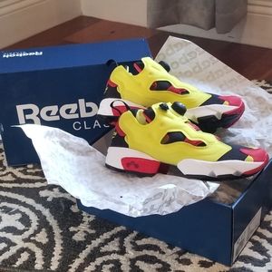 Men's size 5.5 Reebok retro instapump fury sneaker